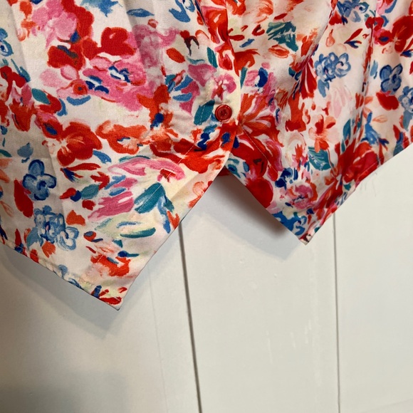 High Neck Floral Ruffle Shirt - Picture 5 of 7